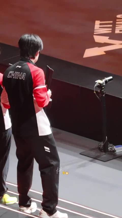 孙颖莎眼里都是偶像张怡宁，“下次您还来颁奖吗”，这个小女孩已经准备好了