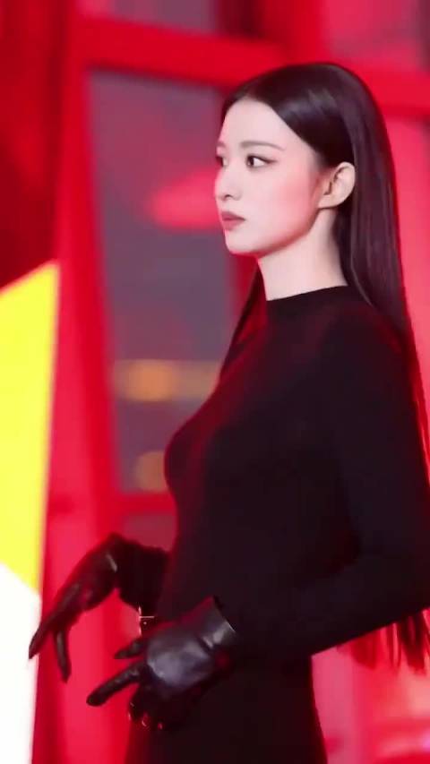 对王楚然的形容，只能用惊为天人四个字了