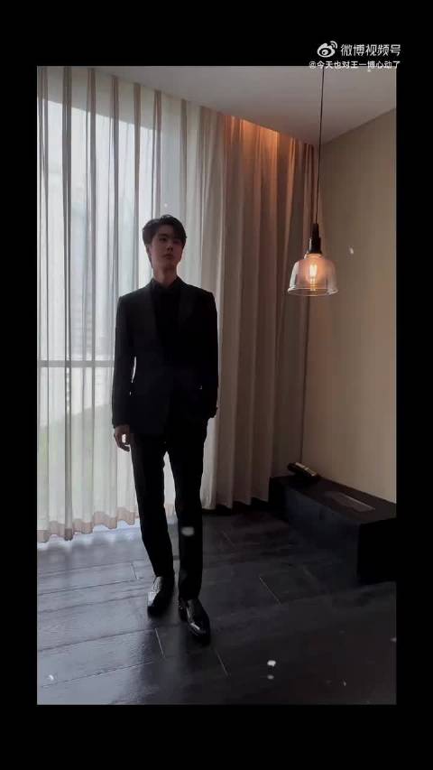 wyb 因为是王一博，所以我想把最热烈的掌声和最美的鲜花都给你