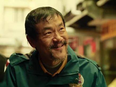 不问来路，不计得失，爱如日出日落恒久绵延，只愿为你撑起一片晴天