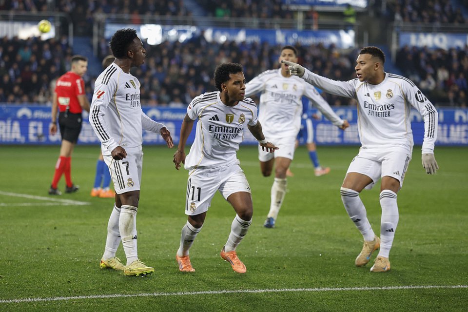 皇马太子这表现不配首发？那你告诉我谁配？