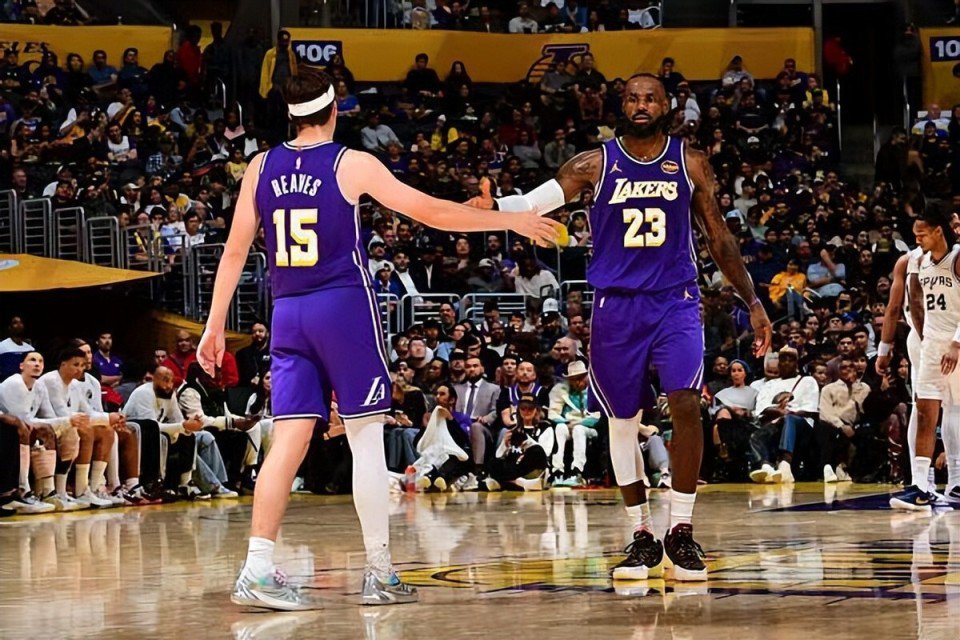 拒绝20分大逆转，詹姆斯罚球绝杀太阳！艾顿20+13，东契奇犯大错