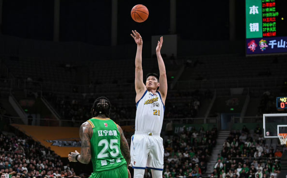 掀翻卫冕冠军！辽宁16分大胜广厦迎两连胜 威尔斯30分胡金秋24+3