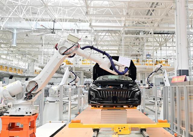 一汽红旗车生产线。受访者 供图