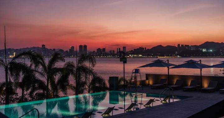 悬崖酒店终于不再遥远，城市度假的奢华体验天花板来了！