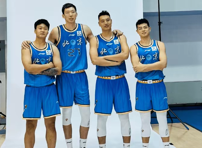 北京展现冠军相：最多领先32分+狂轰18三分 争冠拼图仅差曾凡博