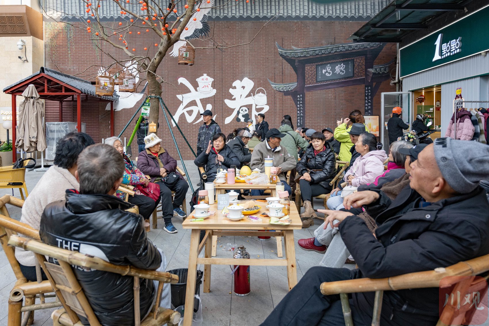C视频｜百年鹤鸣茶社商业街新张 听障员工搭起温情沟通桥