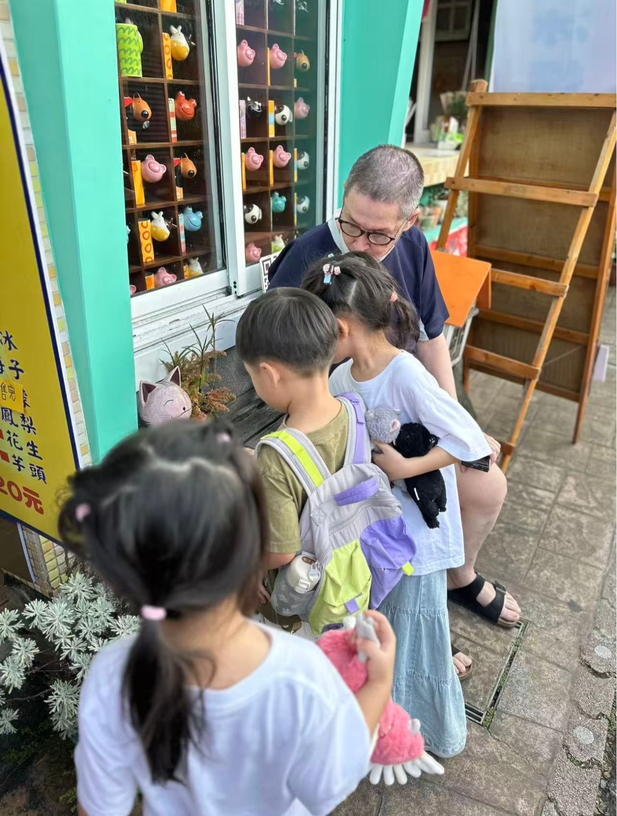 郭碧婷爸爸否认郭碧婷帮妹妹养小孩：三姐妹各过各的