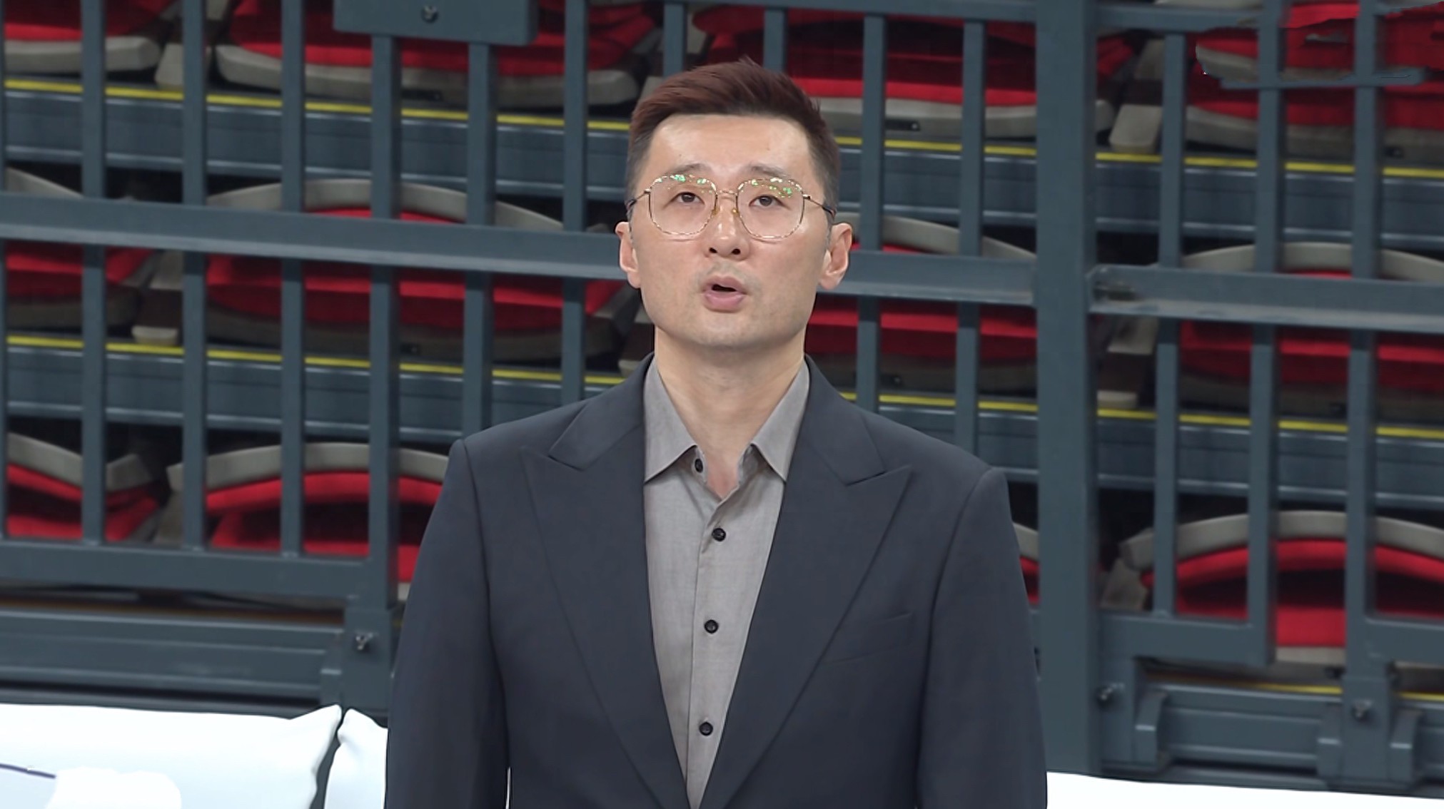 冠军相尽显，北京男篮连续两场大胜，陈盈骏29+8，对赵睿保护使用