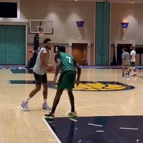 塔图姆和布朗单挑回顾，真正的高手从不浪费时间在运球上