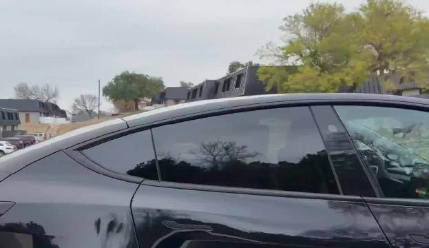 特斯拉无人驾驶出租车在得州奥斯汀首次亮相