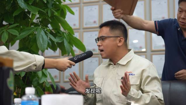 数码老板模仿雷军引热议，网友调侃超越本尊