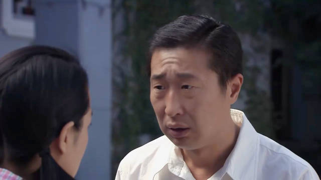 金婚：梅梅钻大庄怀里撒娇，庄嫂连着文丽一起骂，教师这德行