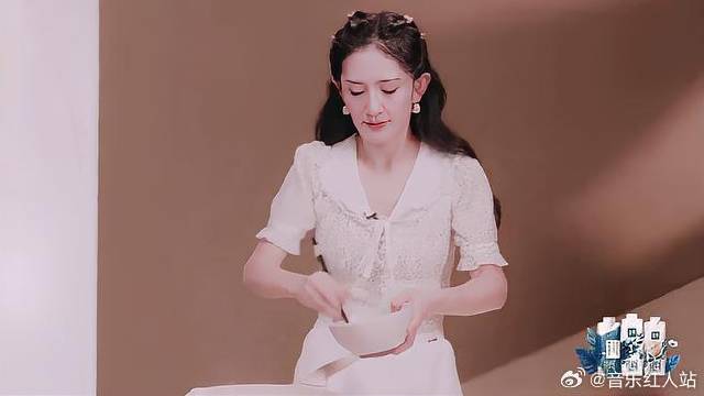 谢娜空降做菜，四川家常菜美味十足！