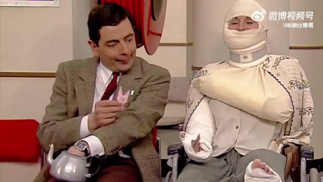 憨豆先生幽默视频引观众爆笑