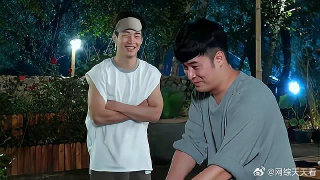 陈赫黄磊半夜不睡觉，竟与刘宪华PK砍柴，结局让人笑喷！