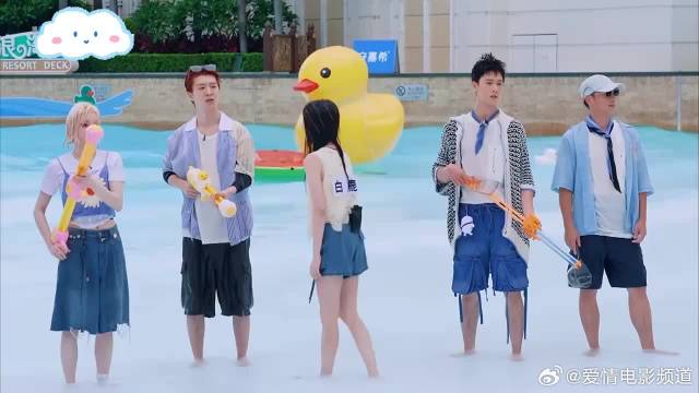 郭艾伦出场帅气，谁料被沙溢一秒卸妆，笑喷了！