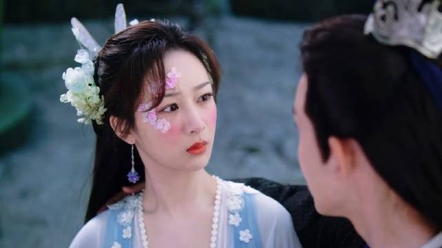 杨紫新剧《沉香如屑》演绎碎嘴小花妖