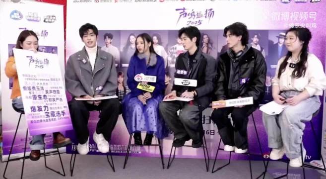 这个张卓尔也太会了吧！每个人都不落下的夸夸！一碗水端平