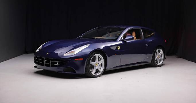 2012款法拉利FF测评：V12猎装车兼顾性能与舒适