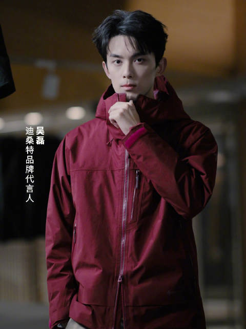 吴磊现身未来之城BLANC空间，虚实反转迎风而行