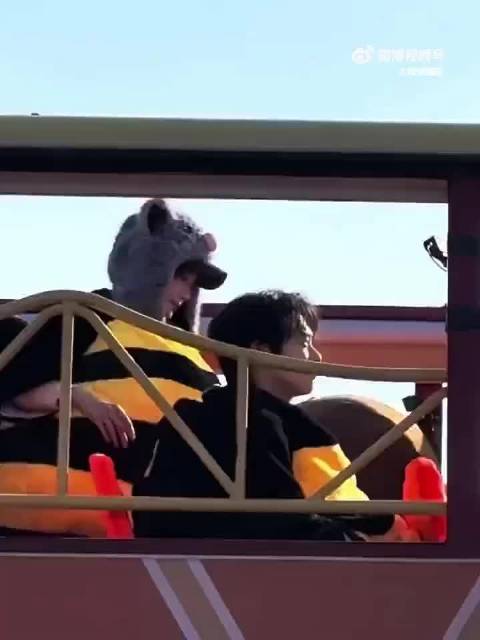 魏大勋《周五晚高疯》温柔控场引粉丝尖叫