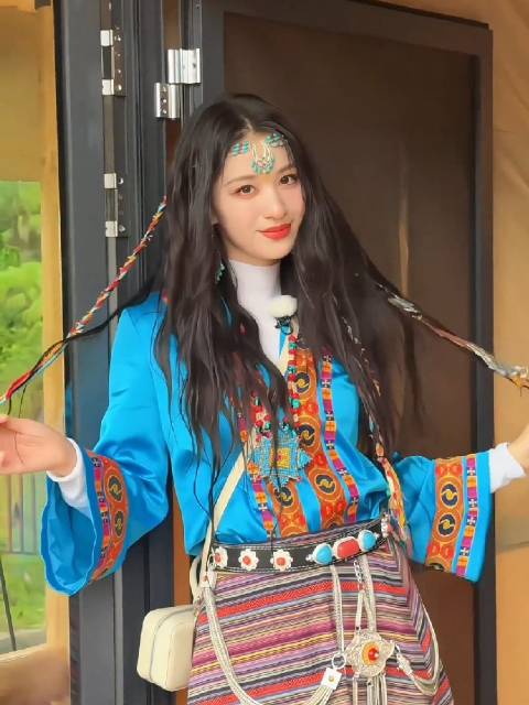 王楚然在跑男里的这套妆造真的好美！