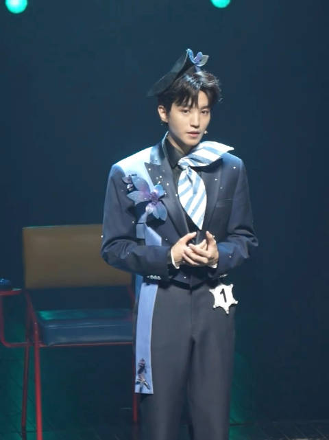 王俊凯因话剧宣传视频引发粉丝脱粉争议