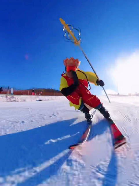 沈阳怪坡国际滑雪场教练卜凡雨：沈阳滑雪运动从“小众爱好”向“时尚潮流”转变