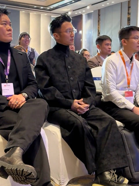 台下的@锋味 好萌