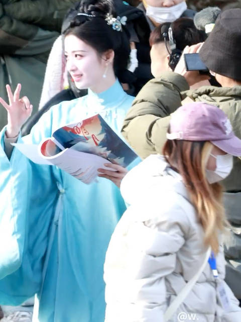 王楚然新剧角色魏采薇亮相，多部作品待播引期待