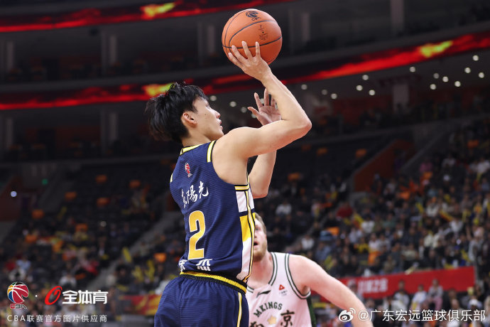 广东加时险胜南京，郭昊文42分徐杰伤退