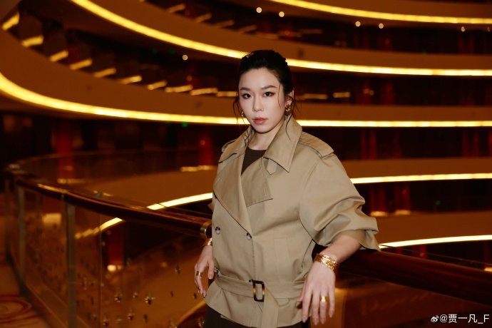 贾一凡石宇奇亮相羽联总决赛晚宴