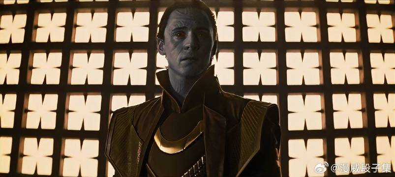 听见奥丁的话 洛基缓缓转身，他也是冰霜巨魔啊