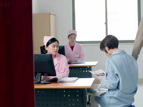 男子医院照顾前女友遭妻子发现