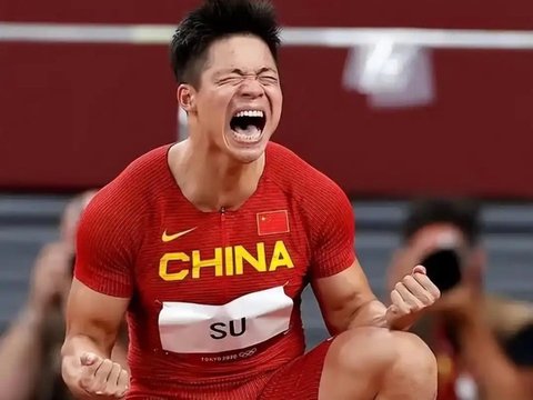 苏炳添退役！吴艳妮晒6年前合影送祝福，网友：这是你？没认出来