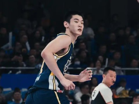 广东险胜浙江！3外+2小将齐发挥，徐杰稳控场，胡明轩太迷了！