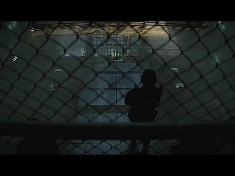 小丑女衣不蔽体，狱警头子被撩到心痒痒