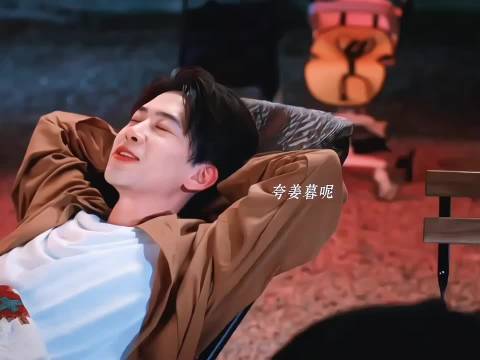 费启鸣新剧双轨饰演聪明傻子角色获赞