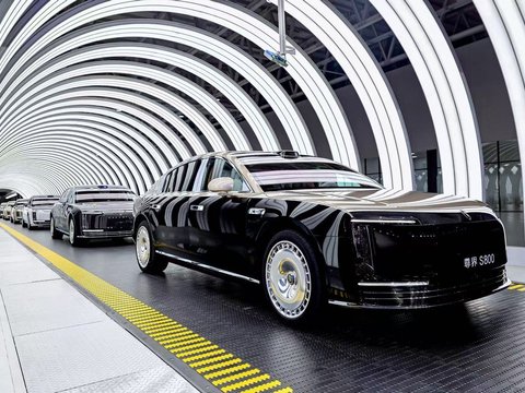 尊界S800第10000台整车下线，荣升70万级市场“科技豪华之王”