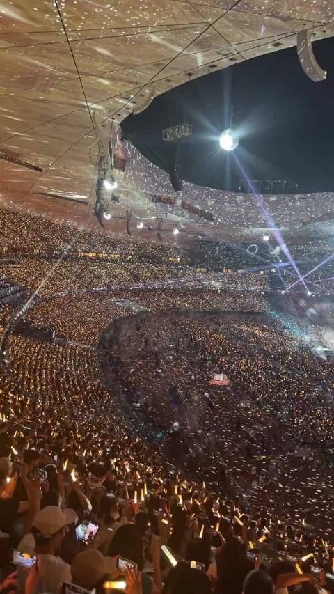 陶喆鸟巢演唱《蝴蝶》星空顶震撼全场