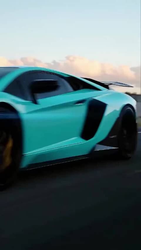 行驶起来的兰博基尼果然无敌