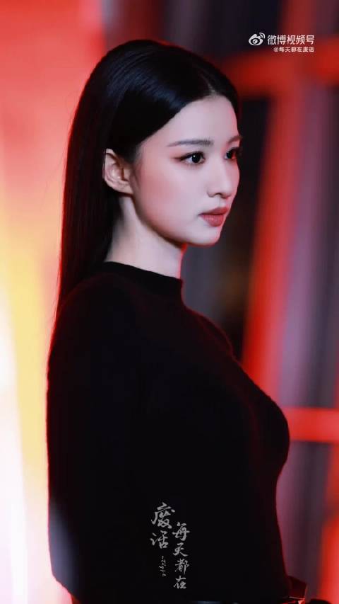 王楚然 所有人都来欣赏这个帅气冷都女！