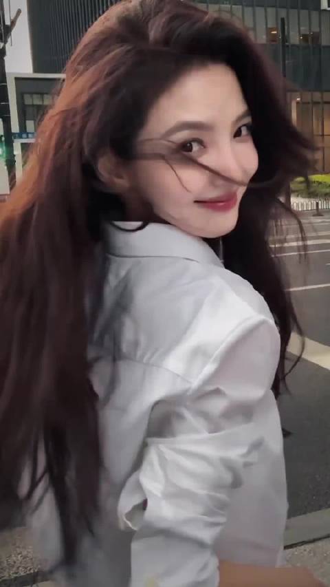 用一句你的家乡话来夸夸章若楠