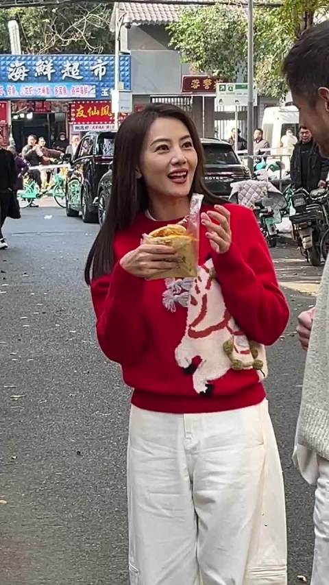 综艺也有替身了 头一次听说综艺也要替身了 是不是有点太不敬业了