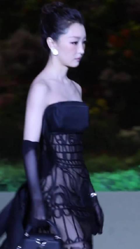 周冬雨演技获赞造型蜕变