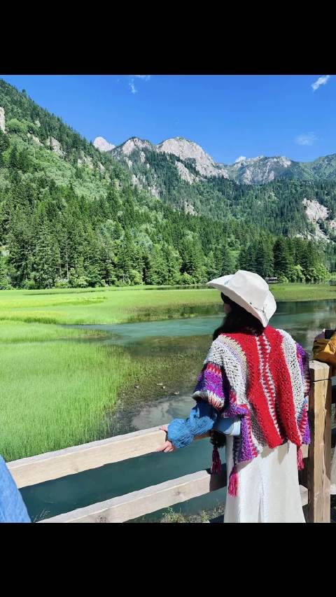 最近是喜欢头上的各种小配饰的焦焦