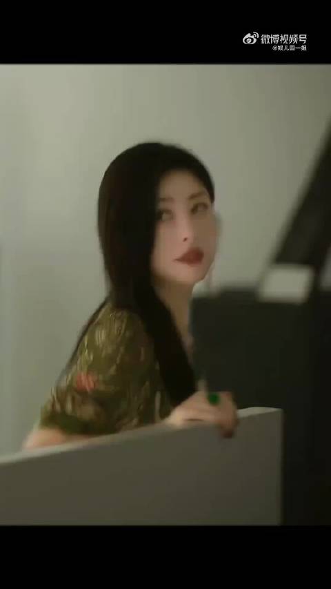 朱珠形神兼备成就东西方审美统一