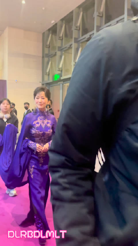 你是屏幕里的浪漫，更是触手可及的温柔