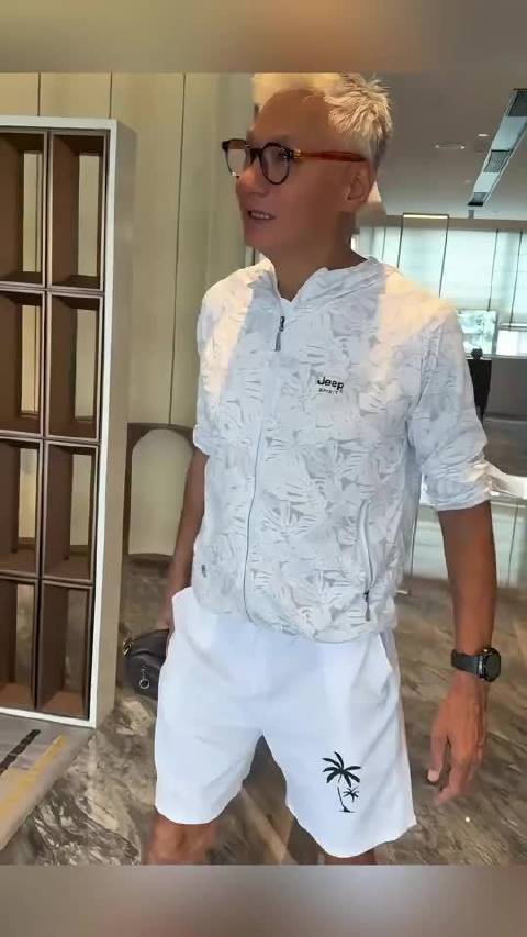 曾肩比刘德华，周星驰都给他当配角